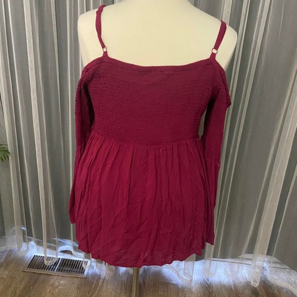 Torrid Challis Cold Shoulder Burgundy  Blouse Size 4 - Picture 8 of 8
